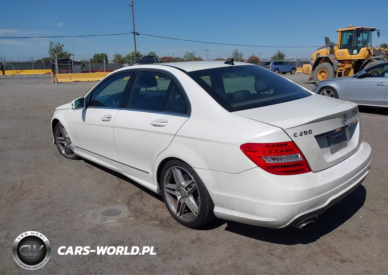 2014 Mercedes-Benz C 250 Sport VIN:WDDGF4HB8EG241660 - 3