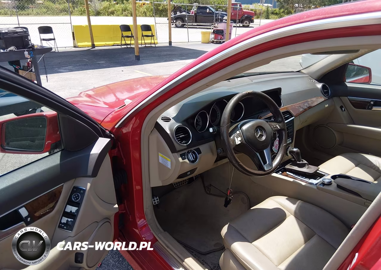 2014 Mercedes-Benz C 250 Sport VIN:WDDGF4HB8EG210215 - 5