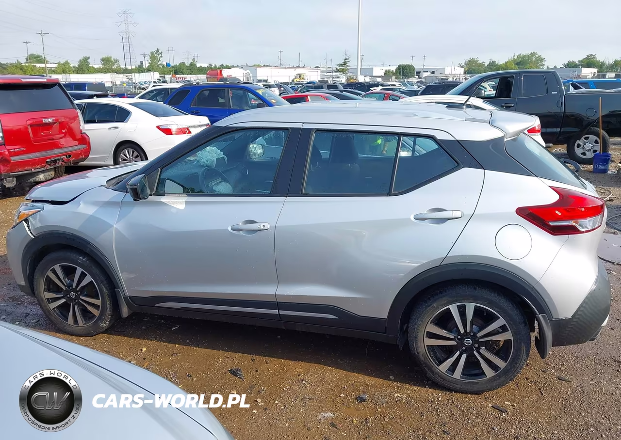 2019 Nissan Kicks Sr VIN:3N1CP5CU7KL568064 - 14