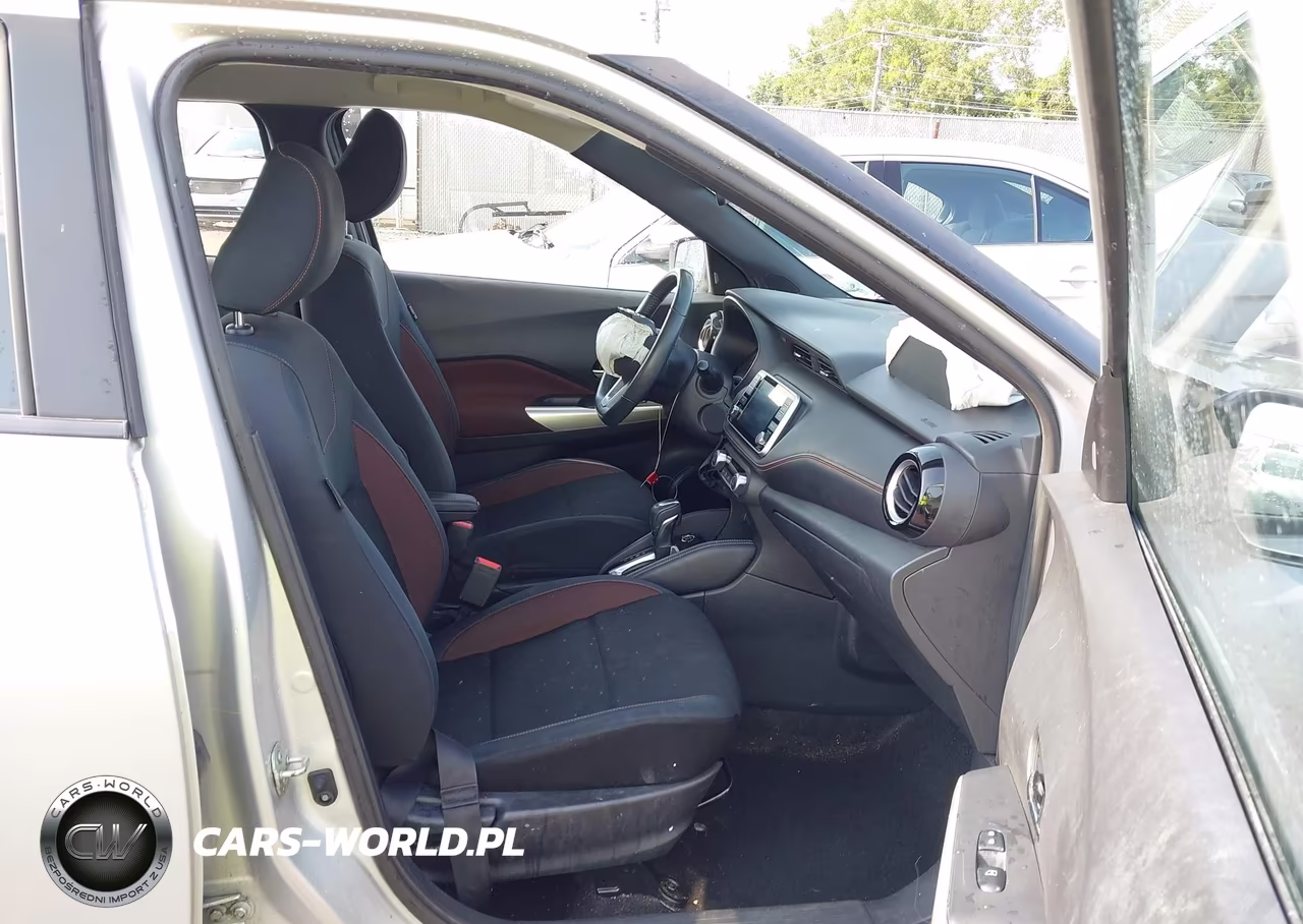 2019 Nissan Kicks Sr VIN:3N1CP5CU7KL568064 - 5
