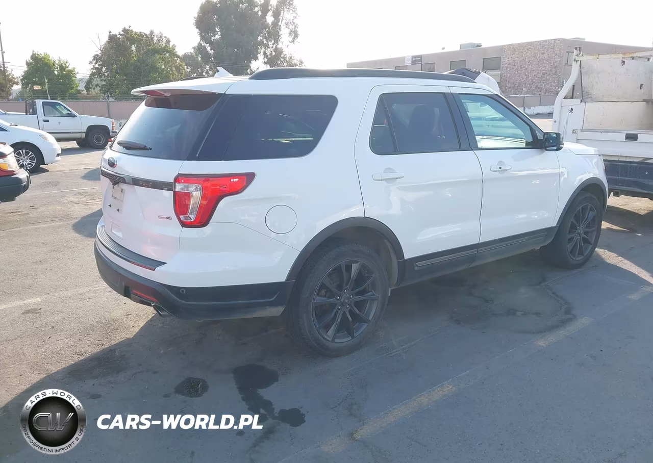 2018 Ford Explorer Xlt VIN:1FM5K8DH8JGA43147 - 4