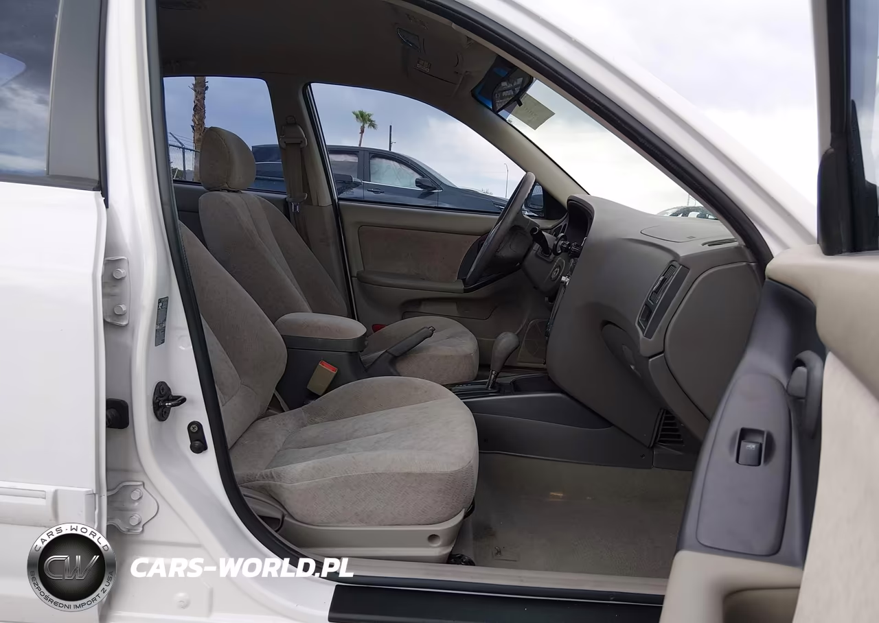 2004 Hyundai Elantra Gls-Gt VIN:KMHDN46DX4U745448 - 5