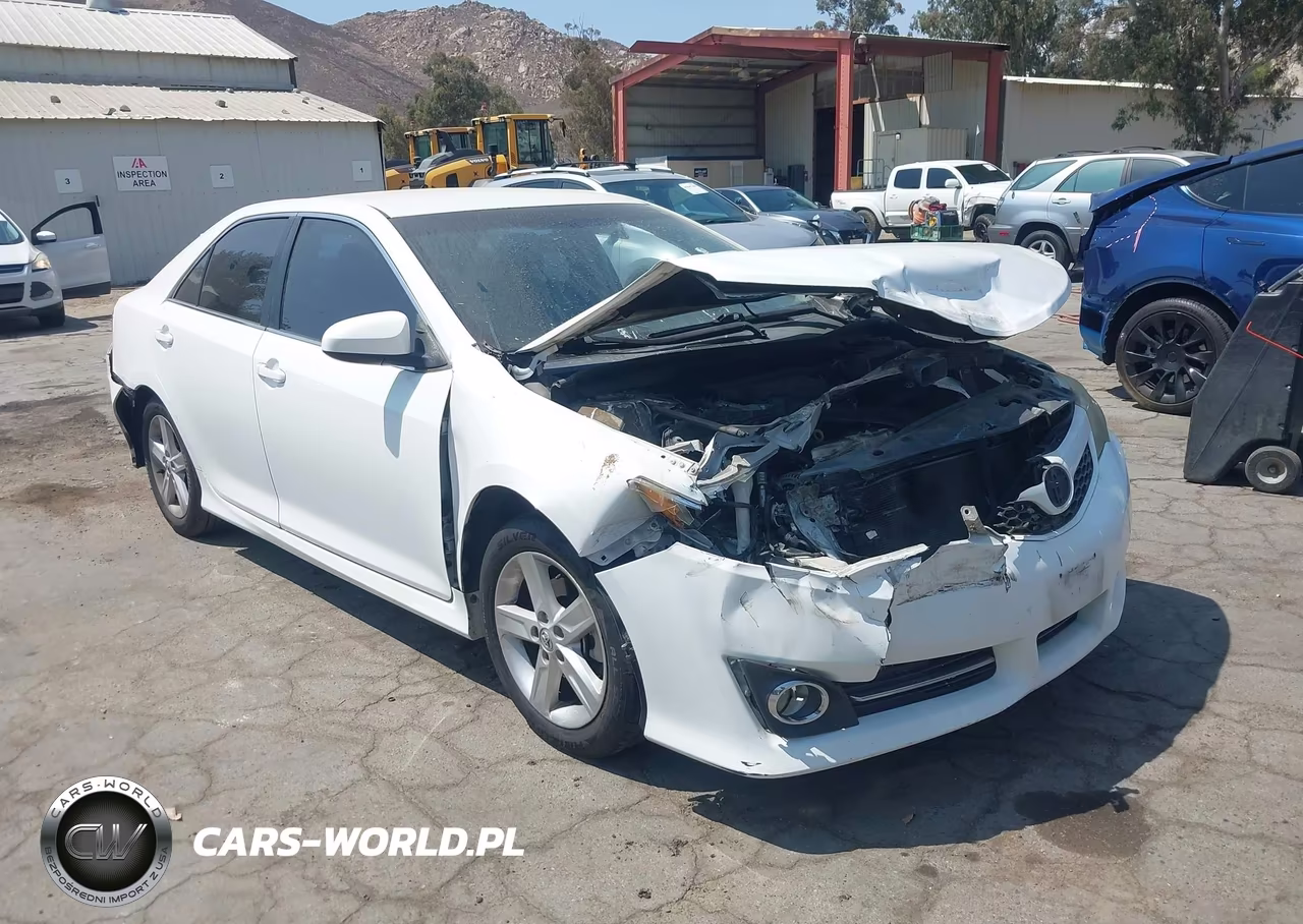 2013 Toyota Camry Se – zdjęcie 1 z 19