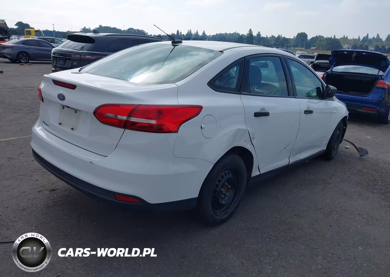 2018 Ford Focus S VIN:1FADP3E28JL244963 - 4