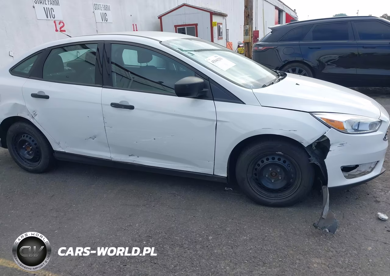 2018 Ford Focus S VIN:1FADP3E28JL244963 - 6