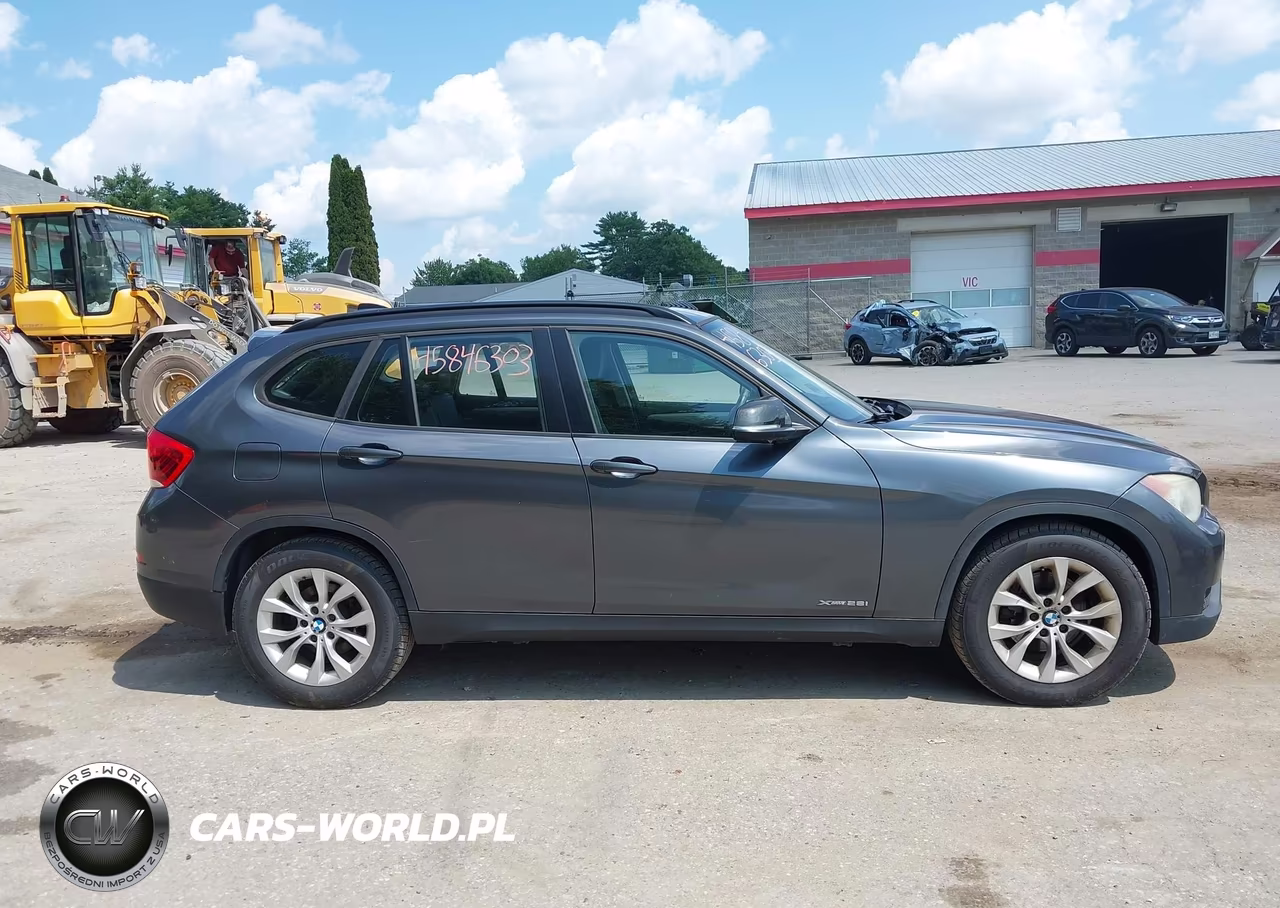 2013 BMW X1 xDrive28I VIN:WBAVL1C56DVR88224 - 14