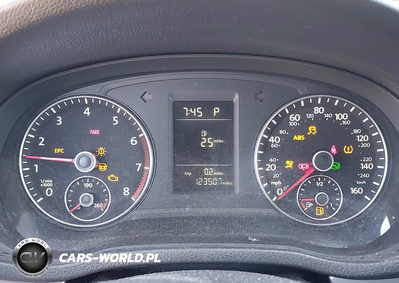 2014 Volkswagen Passat 1.8T Wolfsburg Edition VIN:1VWAT7A35EC094957 - 7