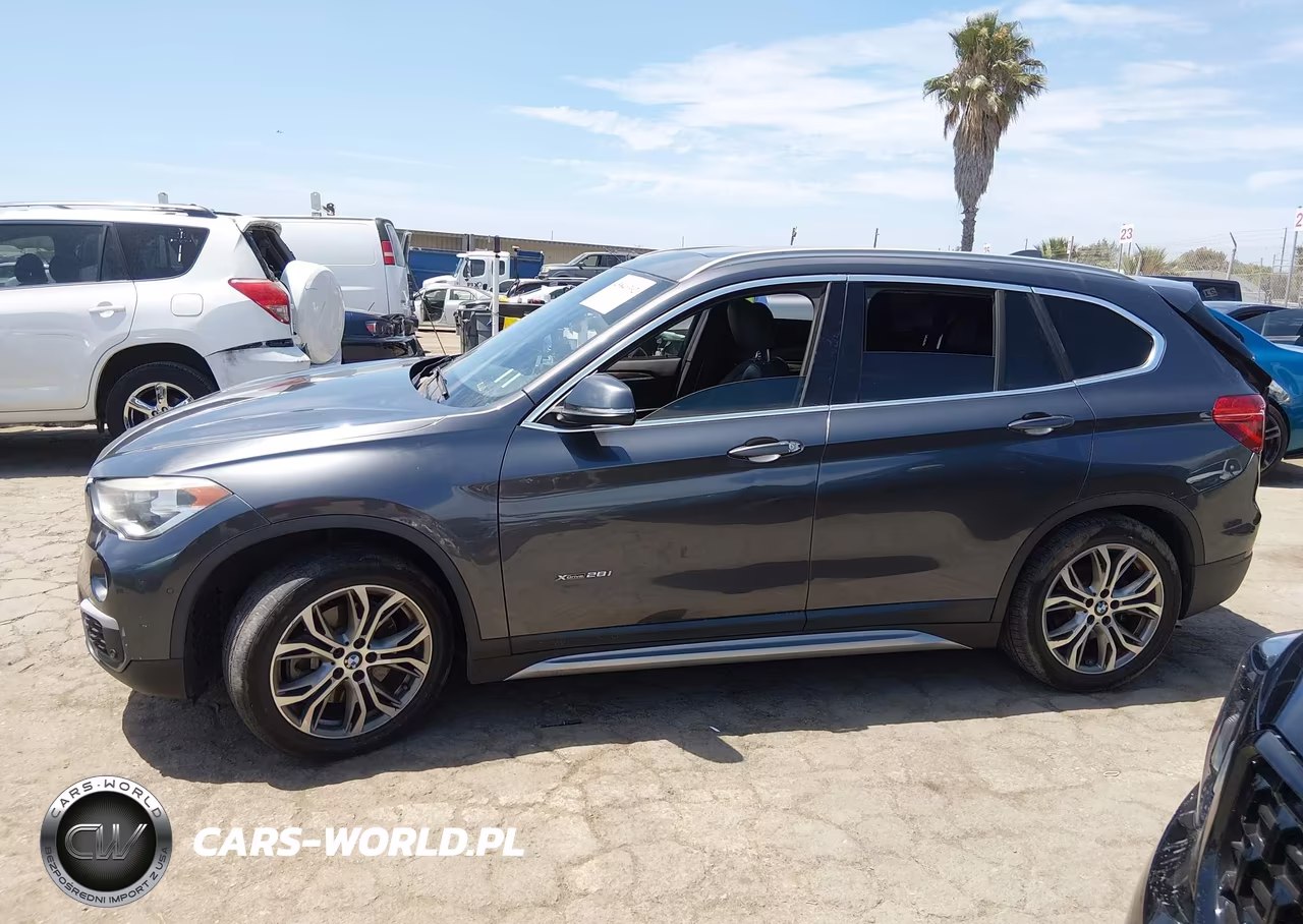 2017 BMW X1 xDrive28I VIN:WBXHT3Z33H4A58400 - 14