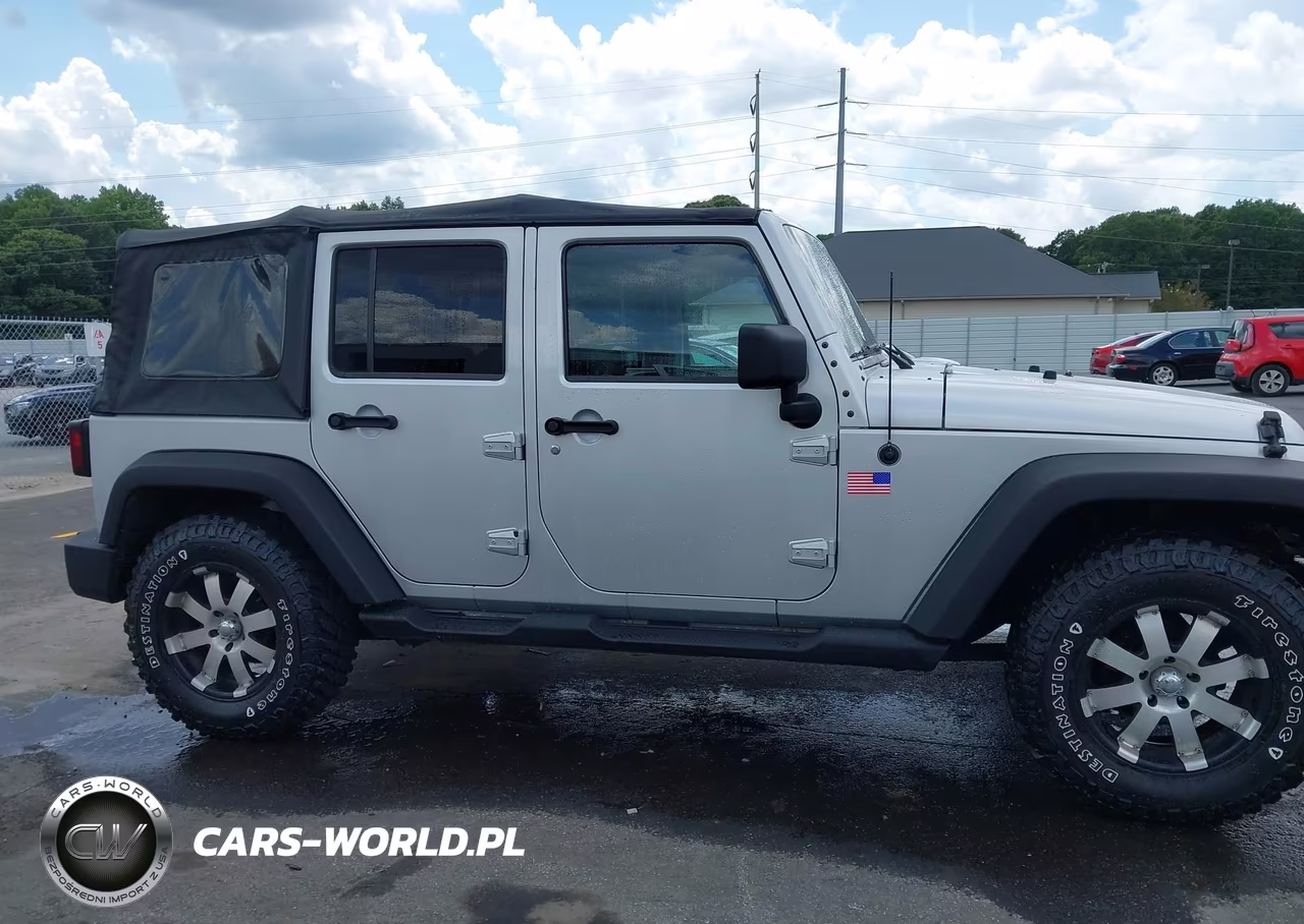 2010 Jeep Wrangler Unlimited Sport VIN:1J4HB3H16AL165685 - 13