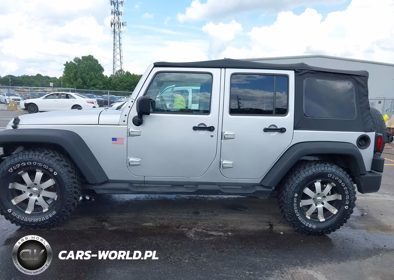 2010 Jeep Wrangler Unlimited Sport VIN:1J4HB3H16AL165685 - 14