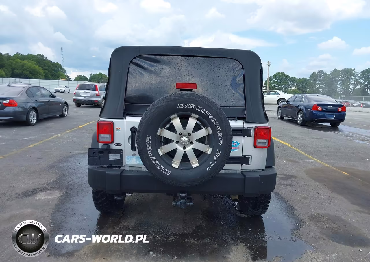 2010 Jeep Wrangler Unlimited Sport VIN:1J4HB3H16AL165685 - 16