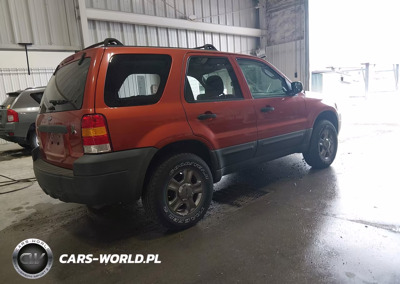 2005 Ford Escape Xls VIN:1FMYU92Z55KC23035 - 4