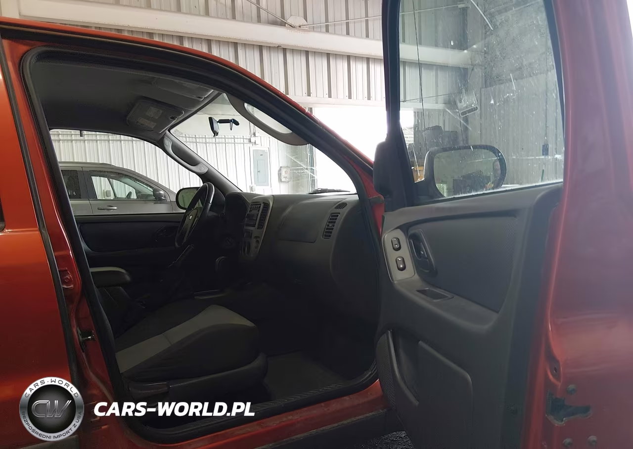 2005 Ford Escape Xls VIN:1FMYU92Z55KC23035 - 5