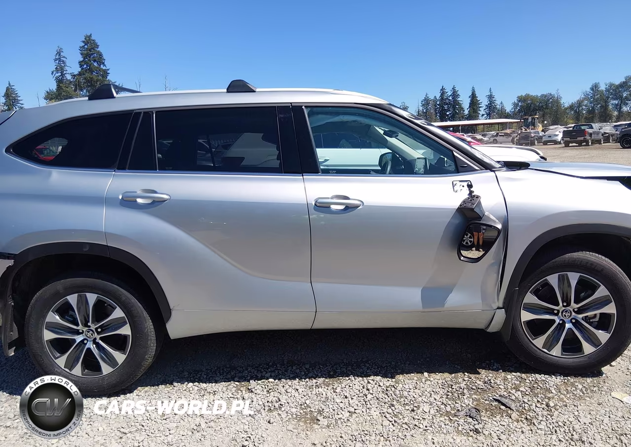 2022 Toyota Highlander Xle VIN:5TDGZRBH6NS587787 - 13