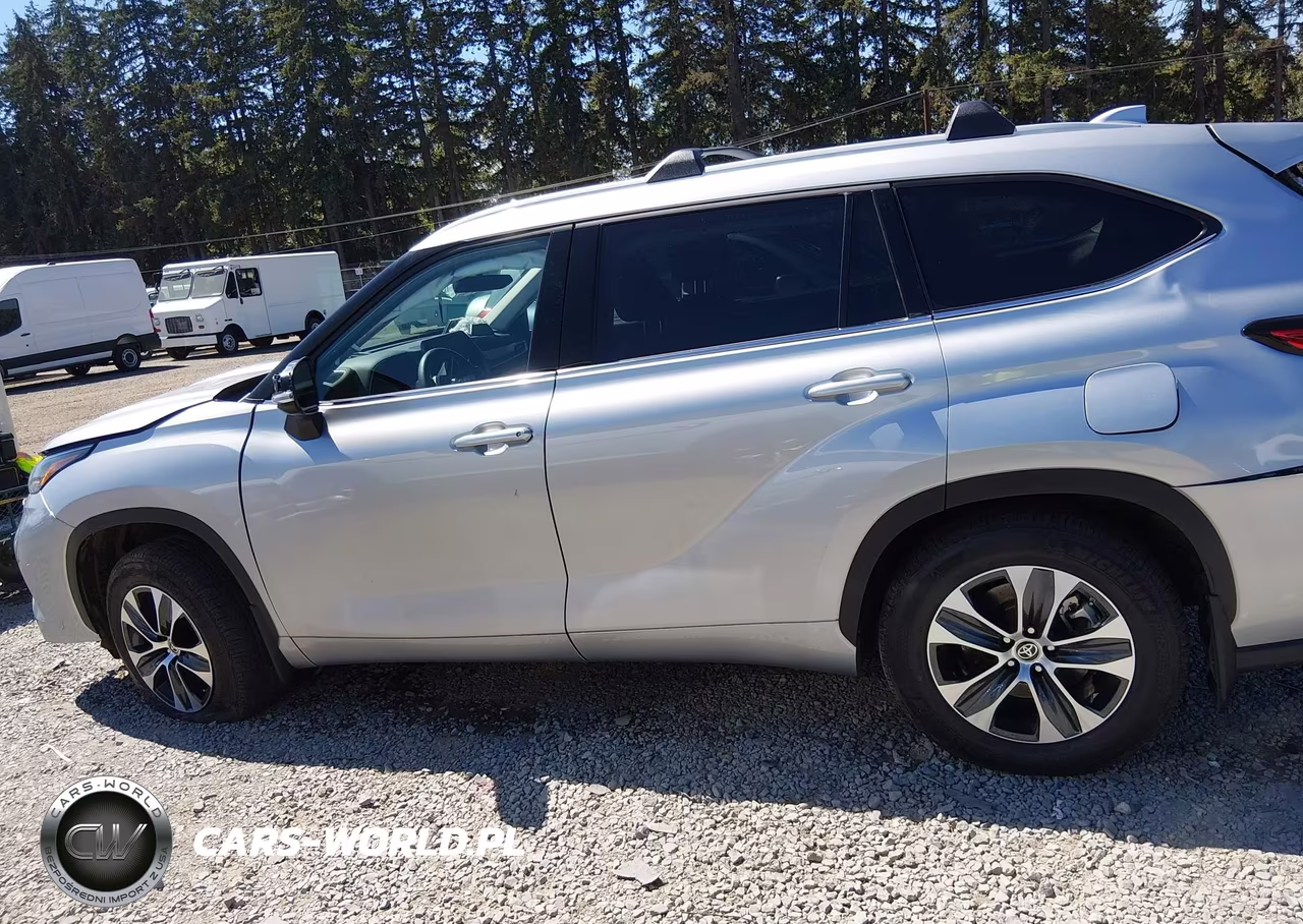 2022 Toyota Highlander Xle VIN:5TDGZRBH6NS587787 - 14