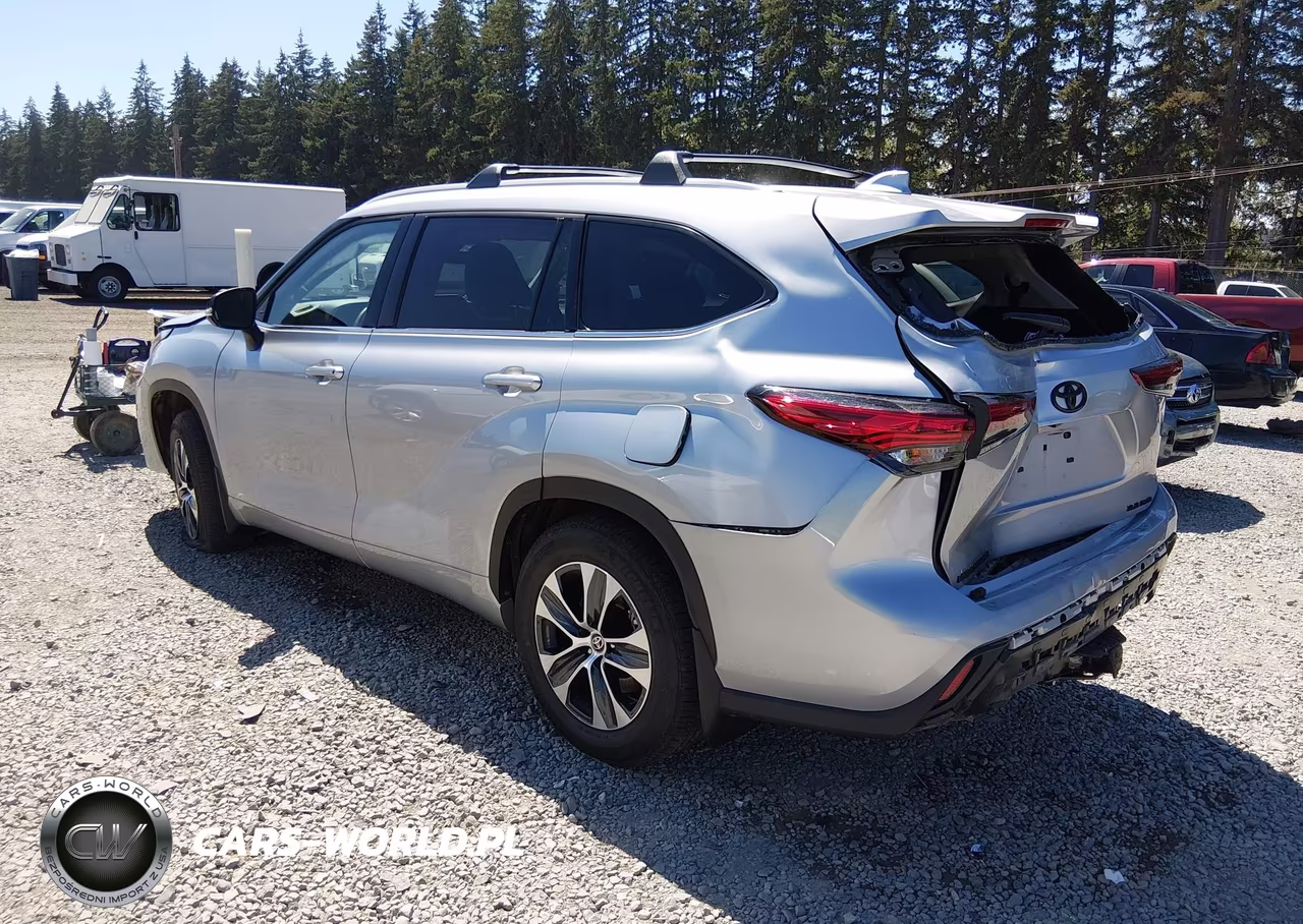 2022 Toyota Highlander Xle VIN:5TDGZRBH6NS587787 - 3