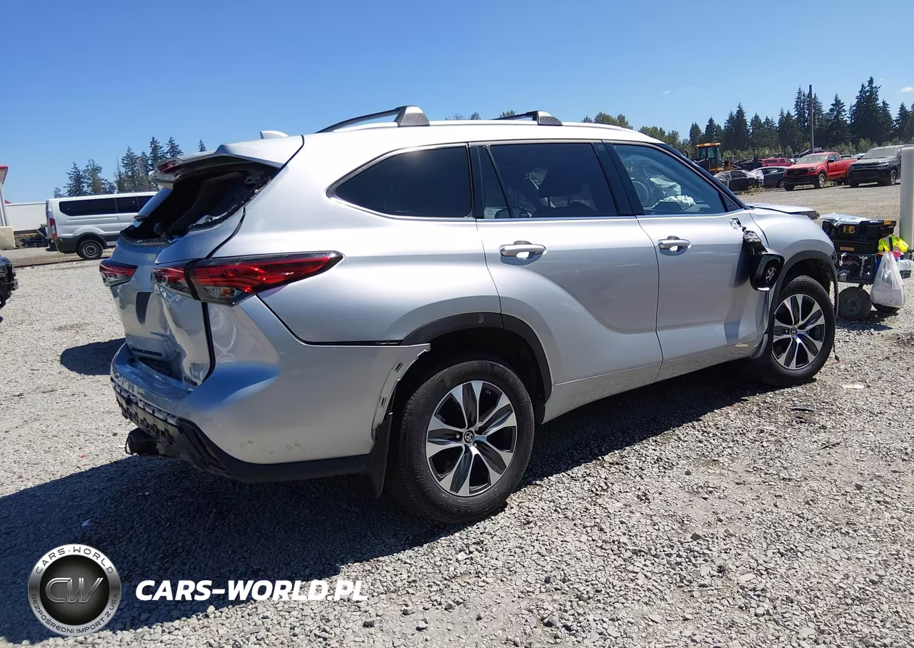 2022 Toyota Highlander Xle VIN:5TDGZRBH6NS587787 - 4