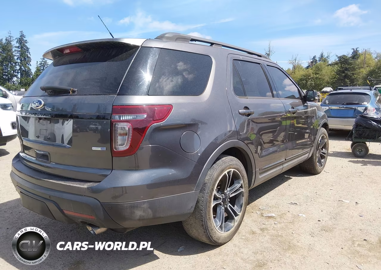 2015 Ford Explorer Sport VIN:1FM5K8GT1FGC25926 - 4