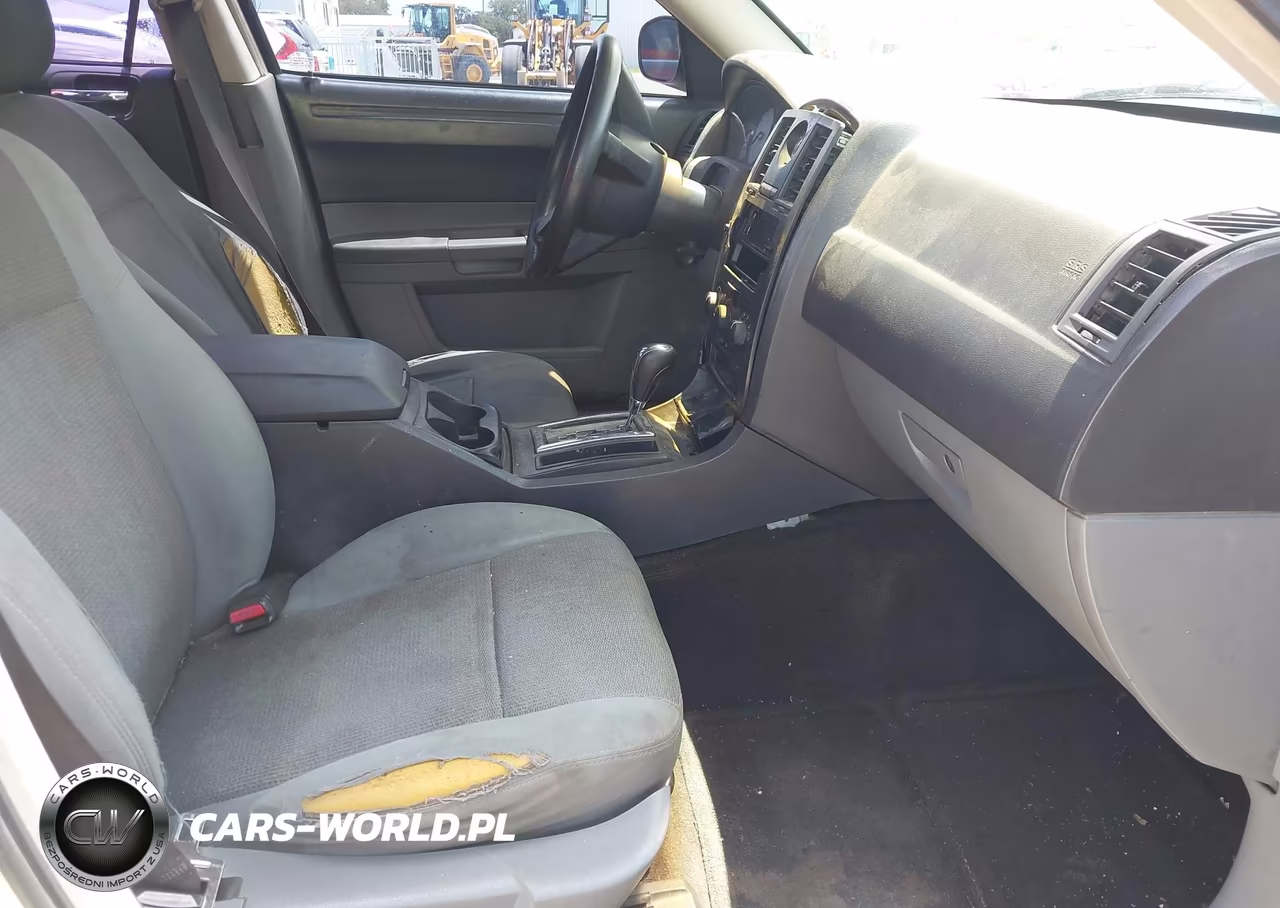 2005 Chrysler 300 VIN:2C3JA43R75H568580 - 5