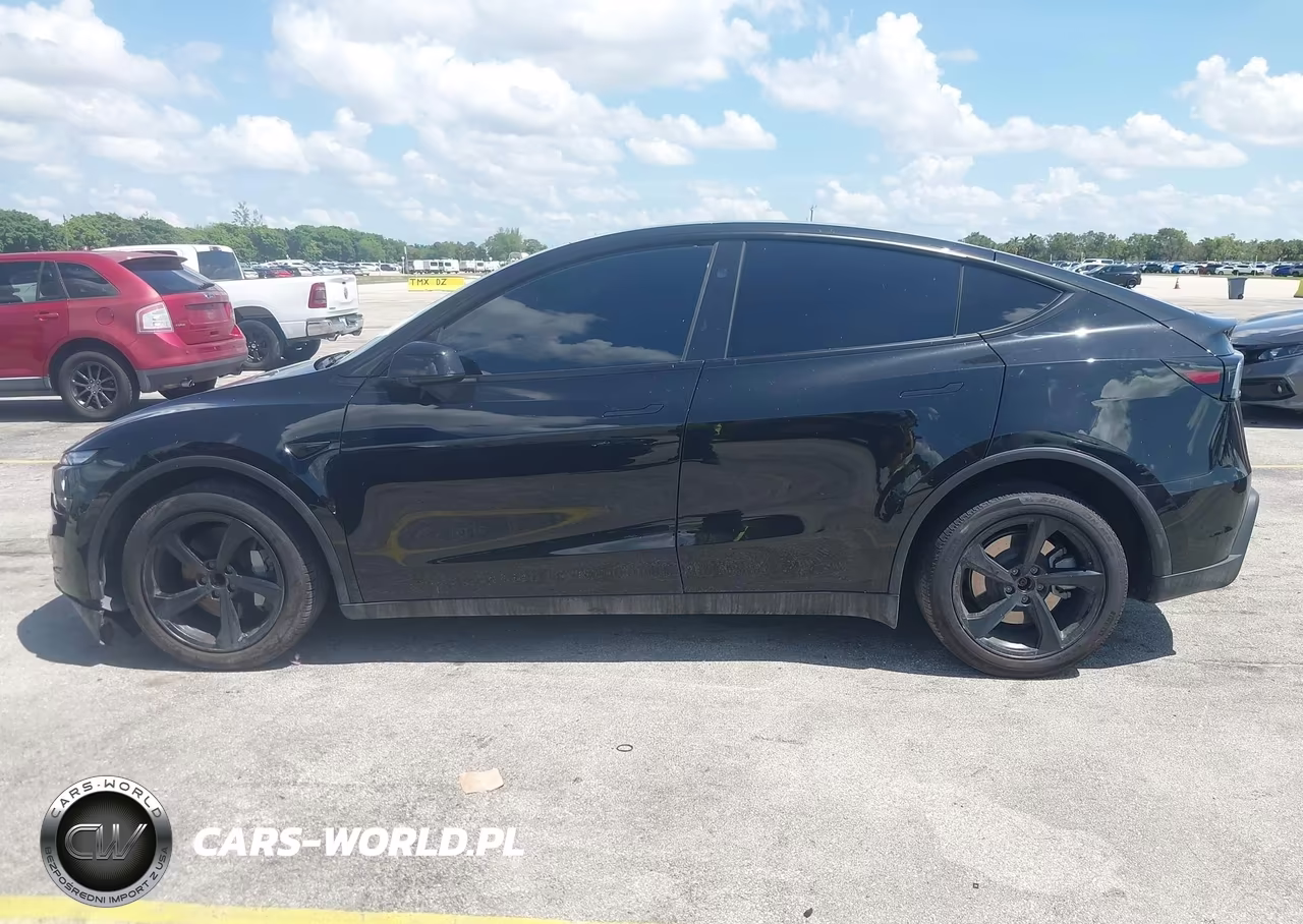 2026 Tesla Model Y Premium Rear-Wheel Drive-Rear-Wheel Drive VIN:7SAYGDED1TA417652 - 13