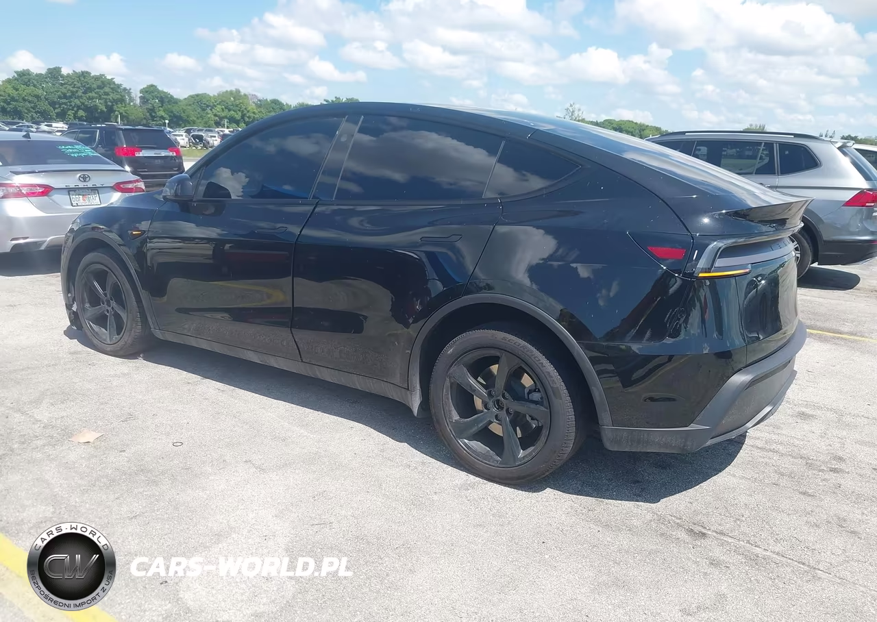 2026 Tesla Model Y Premium Rear-Wheel Drive-Rear-Wheel Drive VIN:7SAYGDED1TA417652 - 3