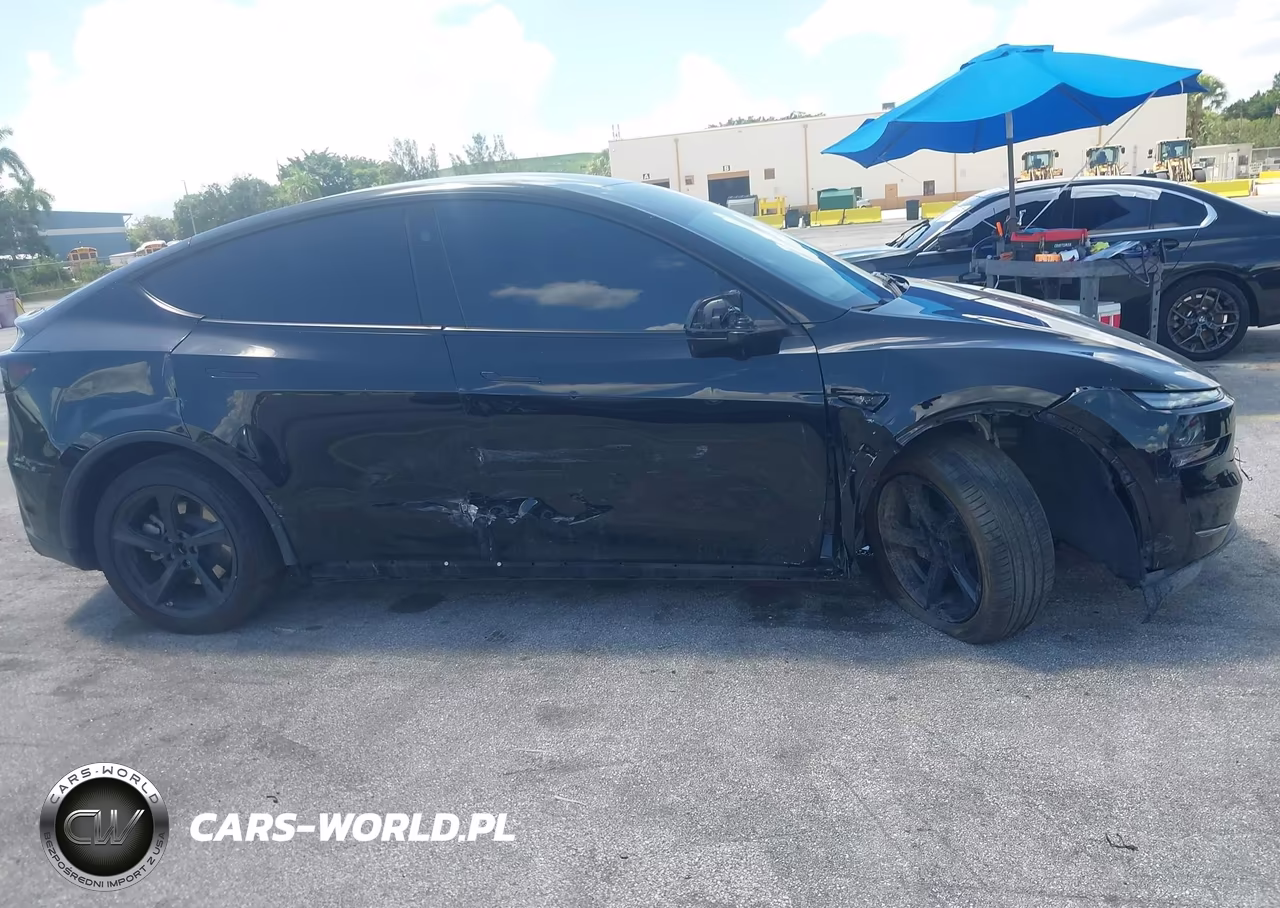 2026 Tesla Model Y Premium Rear-Wheel Drive-Rear-Wheel Drive VIN:7SAYGDED1TA417652 - 6