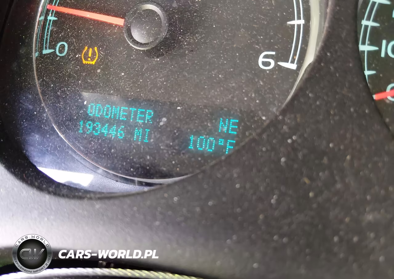 2010 Chevrolet Tahoe Ls VIN:1GNUCAE01AR174445 - 15