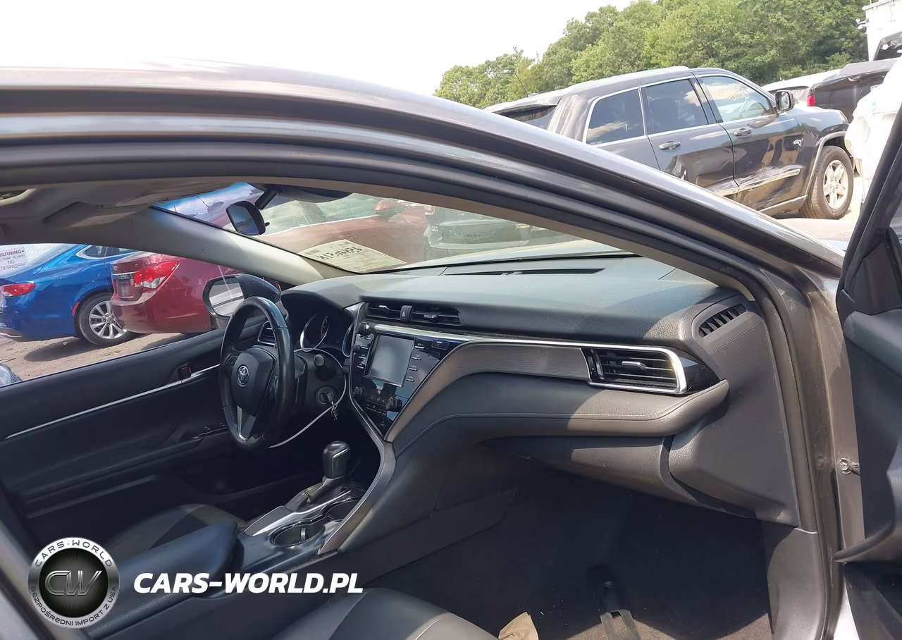 2018 Toyota Camry Se VIN:4T1B11HK5JU515860 - 5
