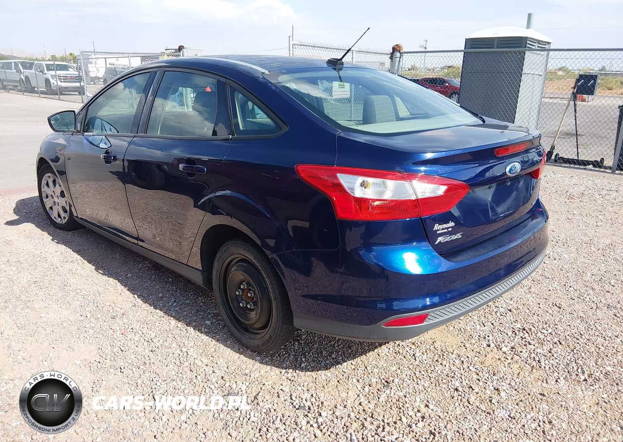 2012 Ford Focus Se VIN:1FAHP3F22CL129620 - 3