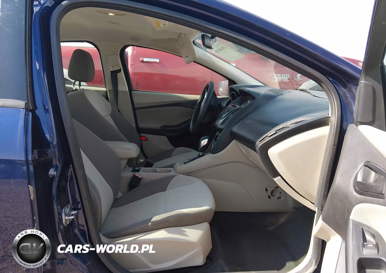 2012 Ford Focus Se VIN:1FAHP3F22CL129620 - 5