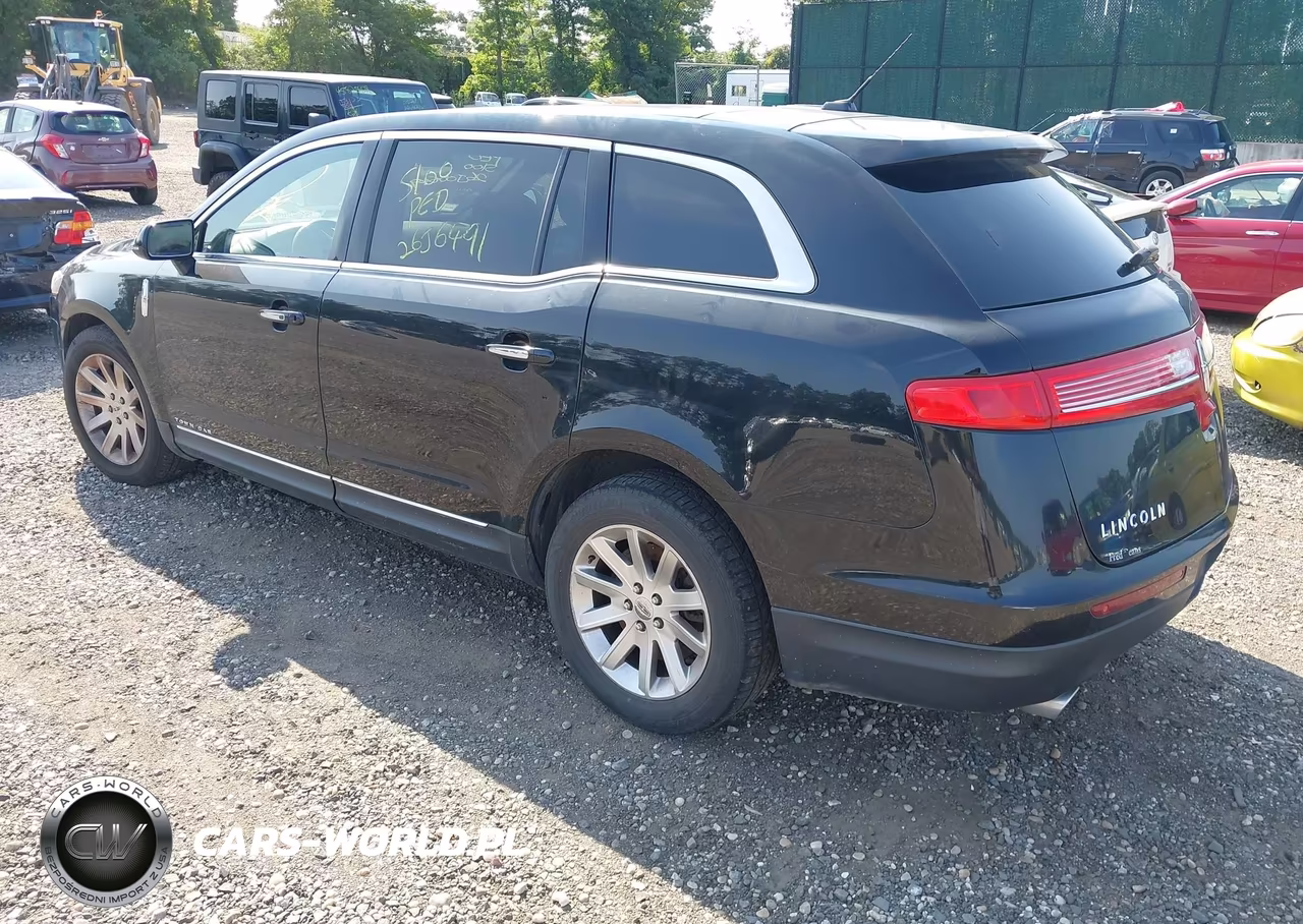 2018 Lincoln Mkt Livery VIN:2LMHJ5NK2JBL01957 - 3