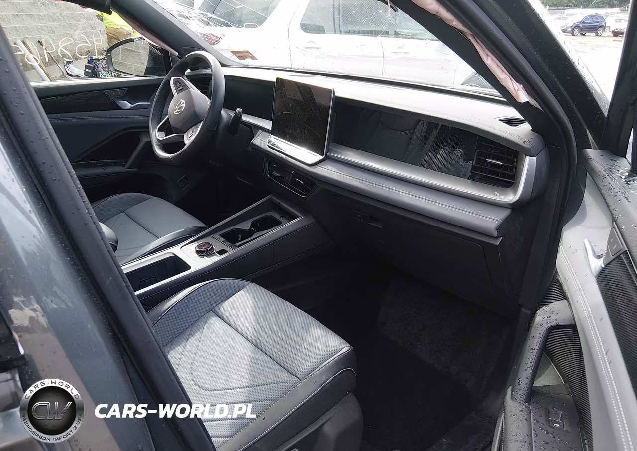 2026 Volkswagen Tiguan Se R-Line Black VIN:3VVGR7RM6TM010733 - 5