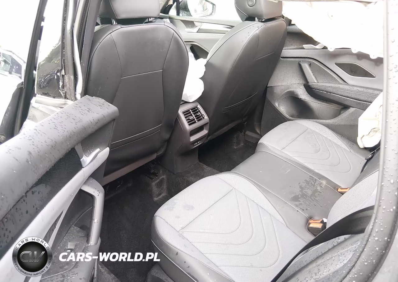 2026 Volkswagen Tiguan Se R-Line Black VIN:3VVGR7RM6TM010733 - 8