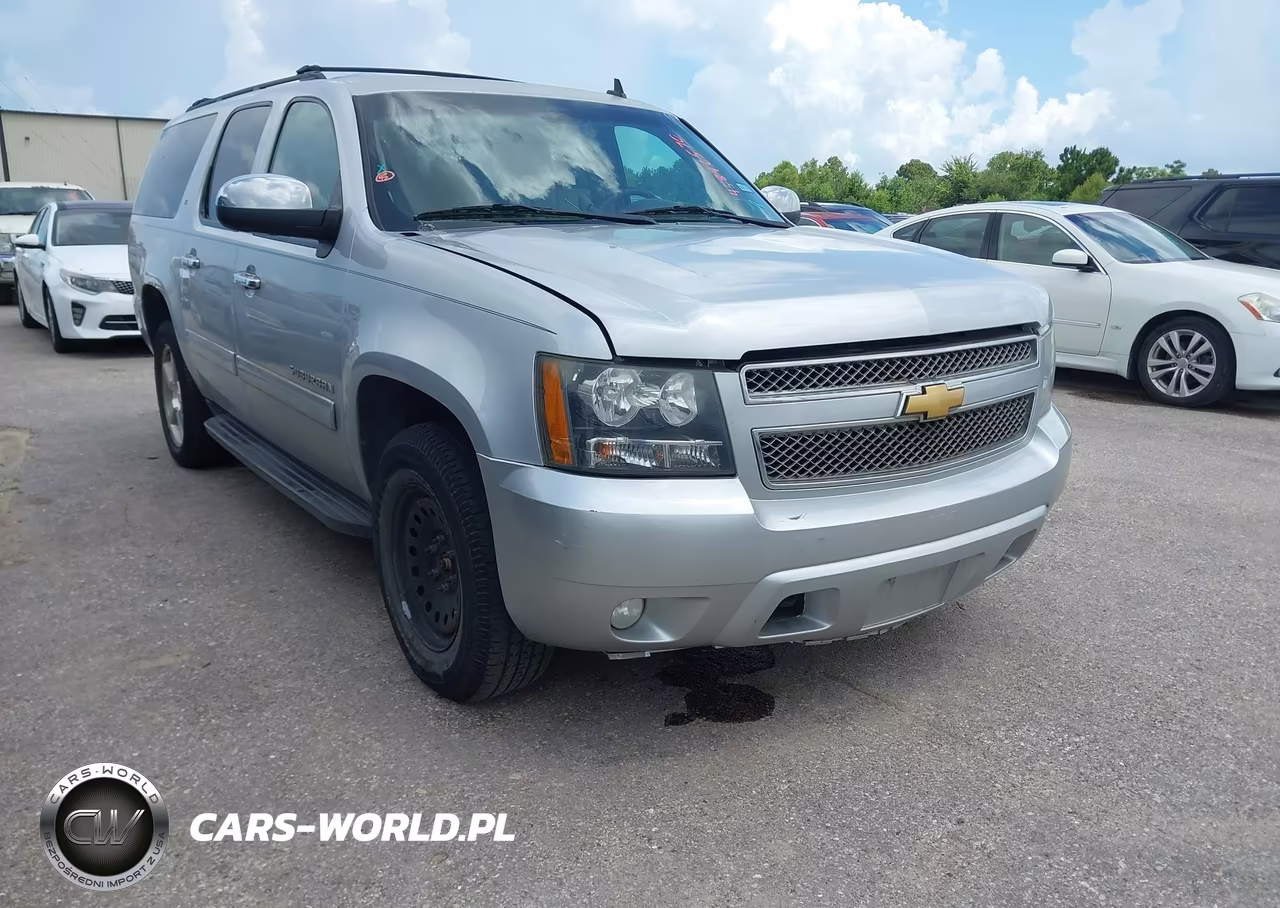 2013 Chevrolet Suburban Lt – zdjęcie 1 z 16