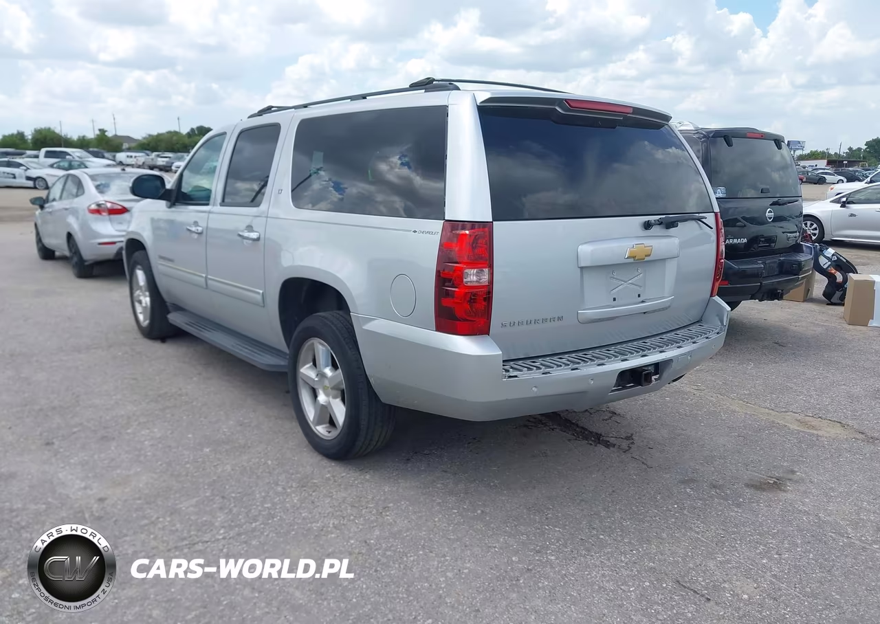 2013 Chevrolet Suburban Lt VIN:1GNSKJE77DR276571 - 3
