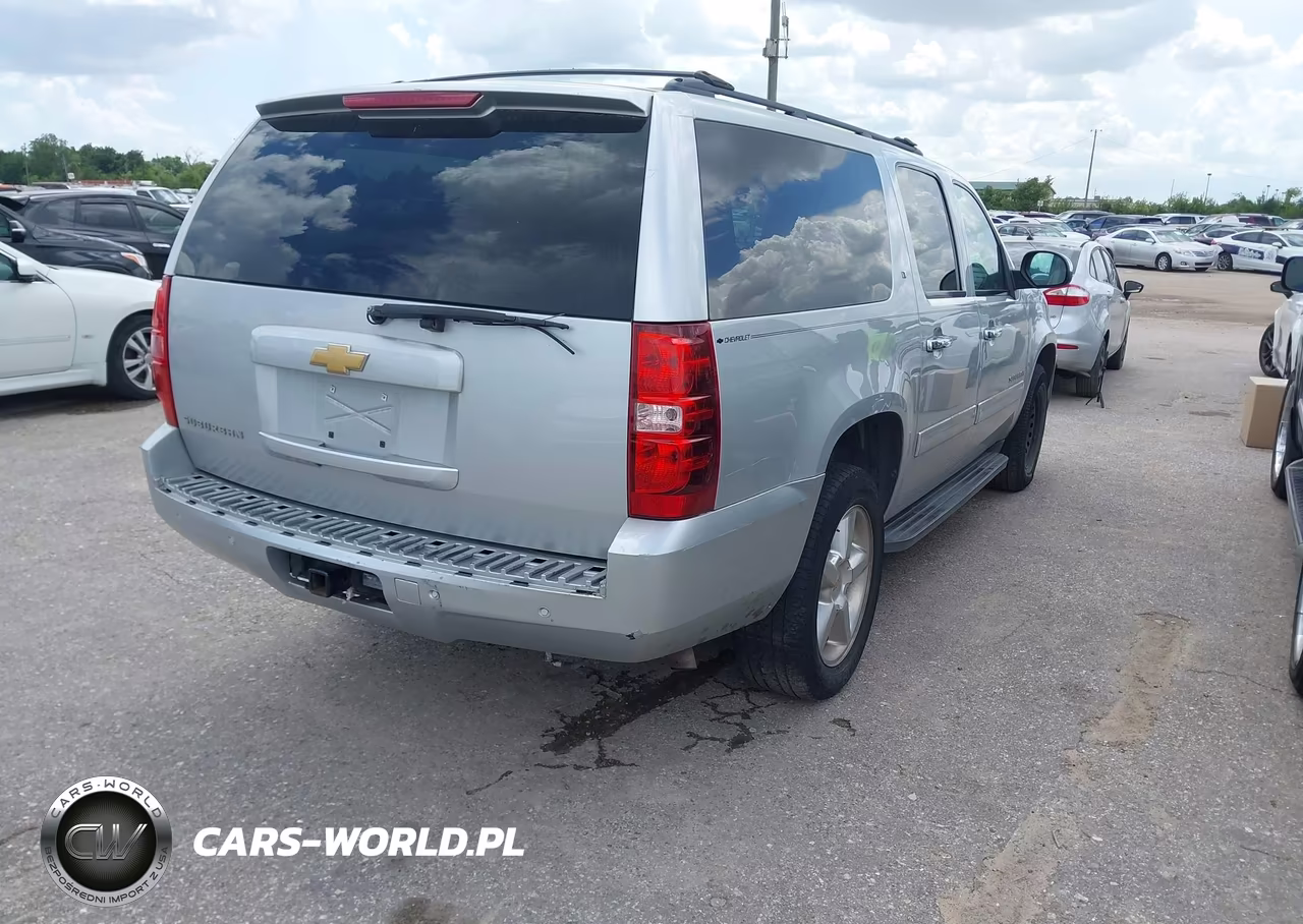 2013 Chevrolet Suburban Lt VIN:1GNSKJE77DR276571 - 4