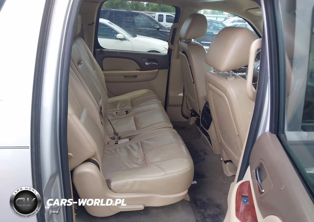 2013 Chevrolet Suburban Lt VIN:1GNSKJE77DR276571 - 8