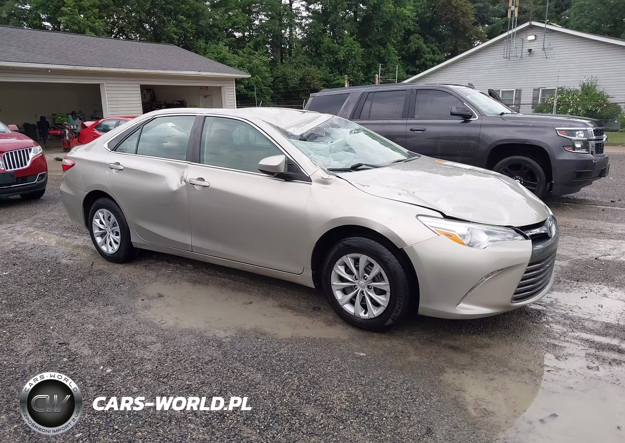 2017 Toyota Camry Le – zdjęcie 1 z 18