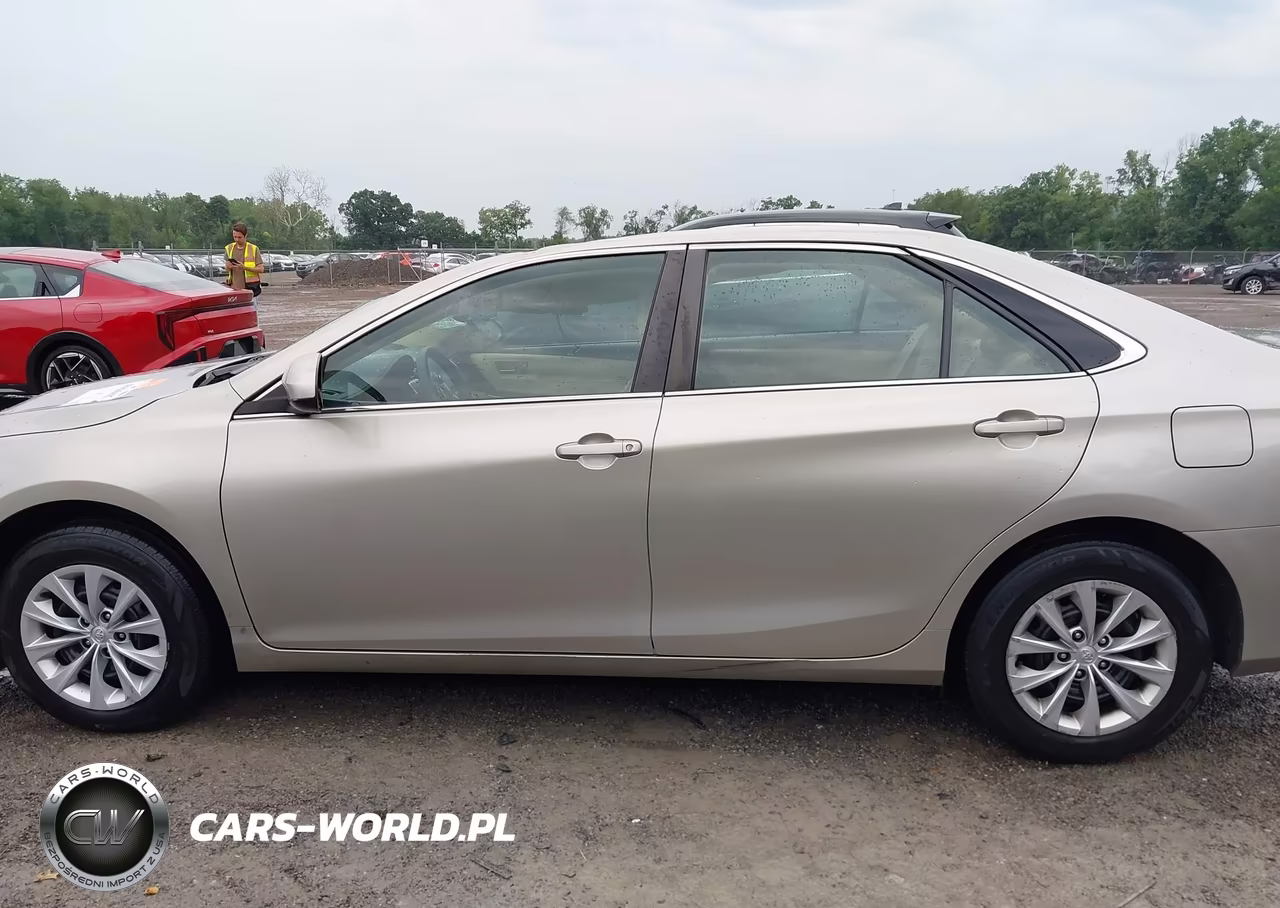 2017 Toyota Camry Le VIN:4T1BF1FKXHU700825 - 14