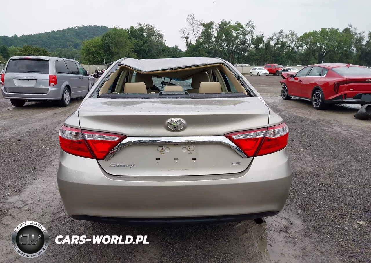 2017 Toyota Camry Le VIN:4T1BF1FKXHU700825 - 16