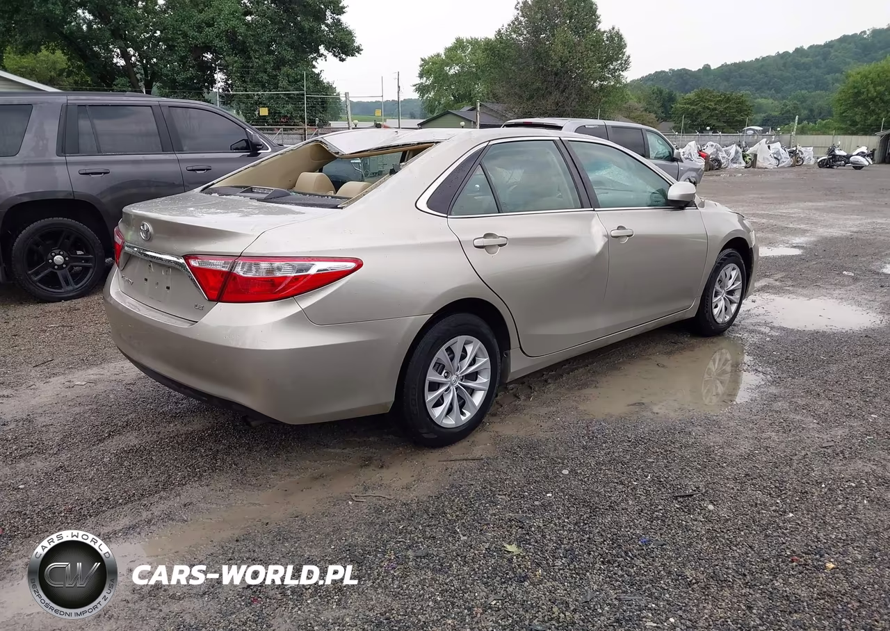 2017 Toyota Camry Le VIN:4T1BF1FKXHU700825 - 4