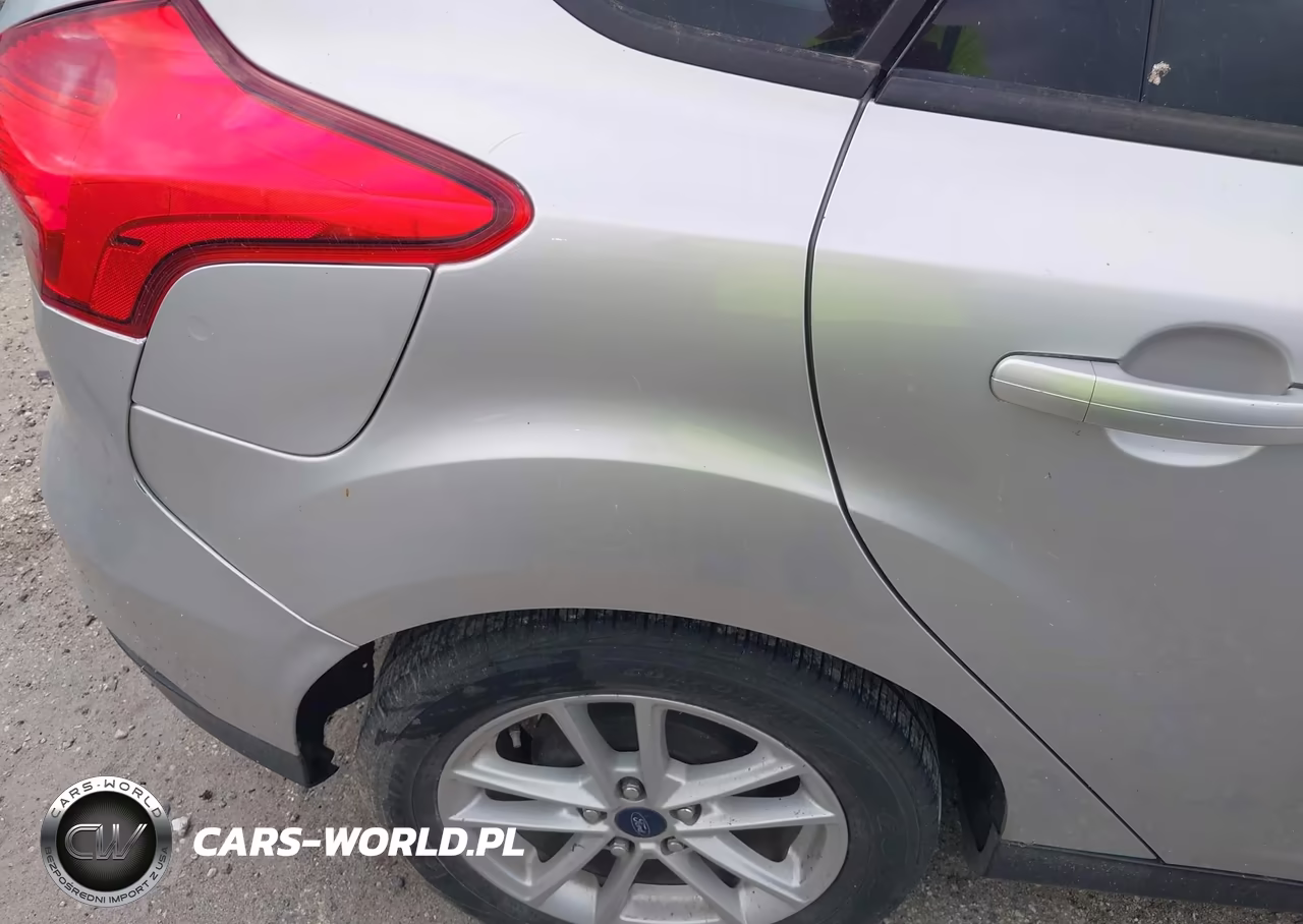 2015 Ford Focus Se VIN:1FADP3K22FL203112 - 6