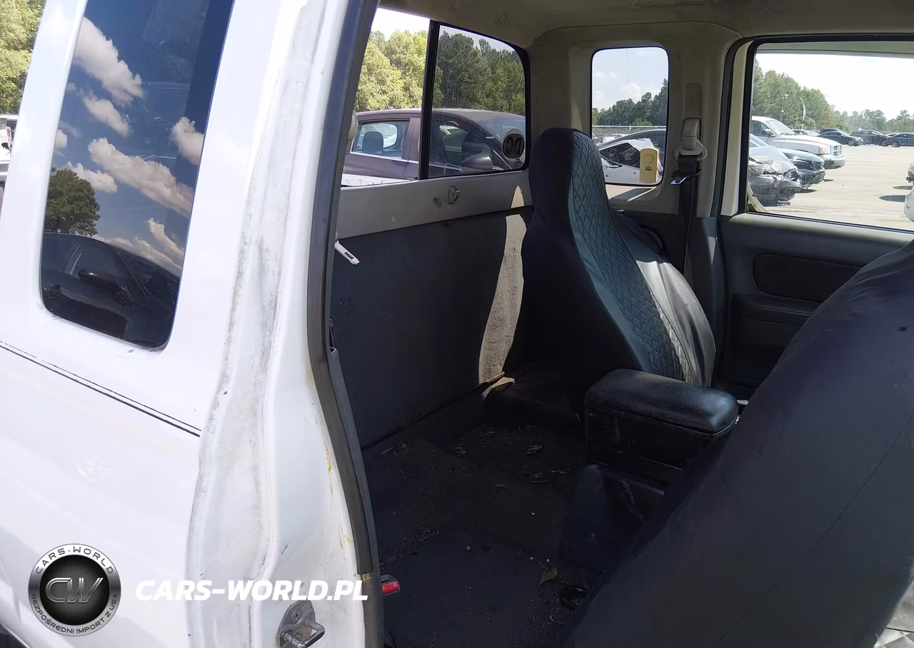 2002 Nissan Frontier Xe VIN:1N6DD26S02C358630 - 8
