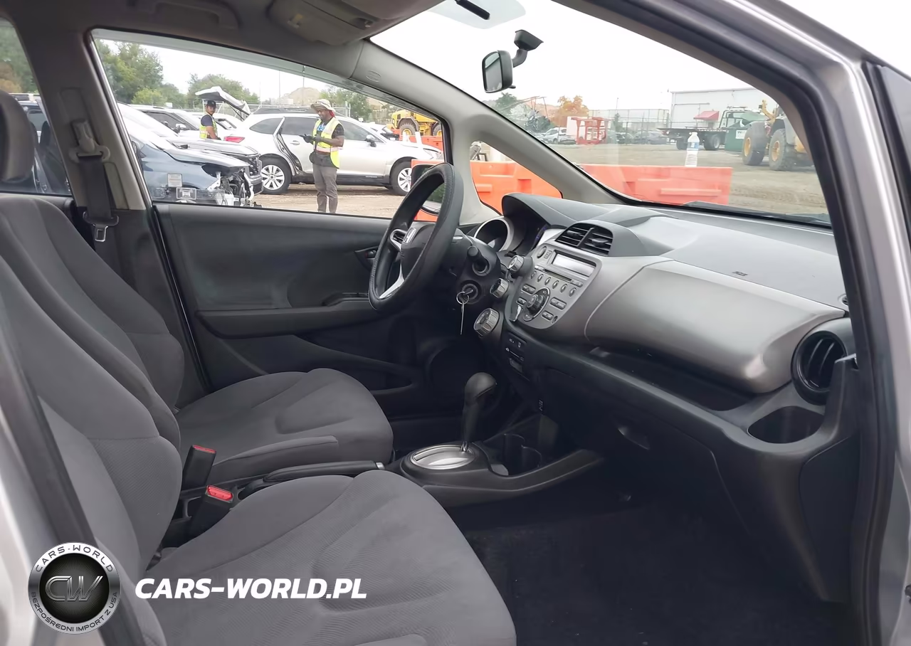 2012 Honda Fit VIN:JHMGE8H3XCC028449 - 5