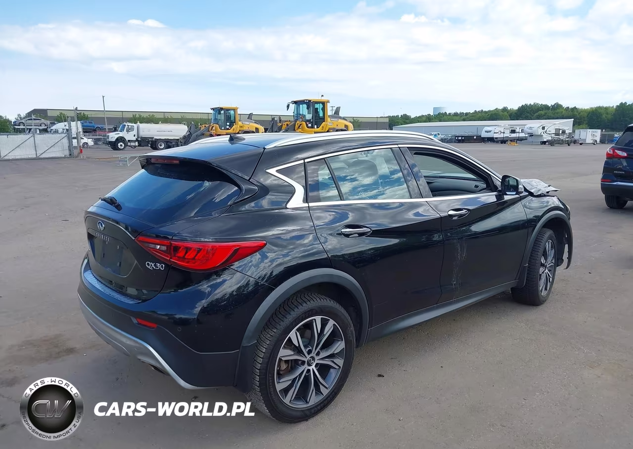 2017 Infiniti Qx30 Premium VIN:SJKCH5CR2HA021044 - 4
