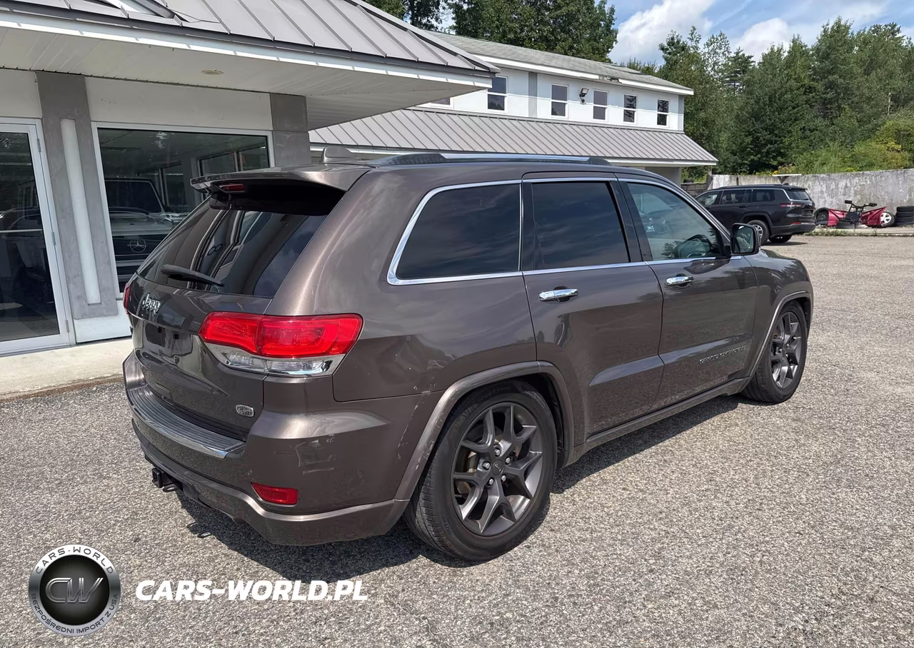 2017 Jeep Grand Cherokee Overland VIN:1C4RJFCG4HC778490 - 4