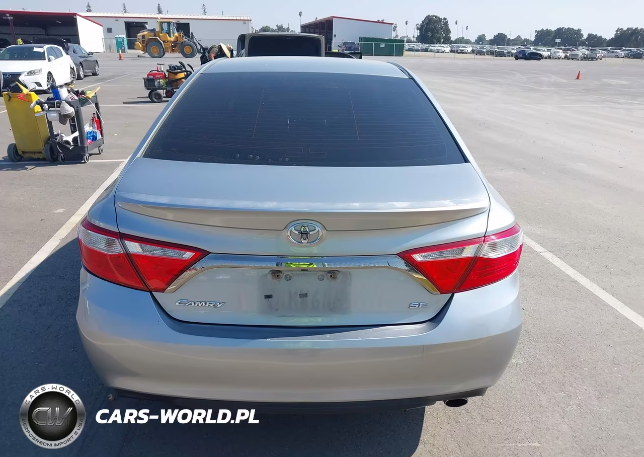 2015 Toyota Camry Se VIN:4T1BF1FKXFU034501 - 17