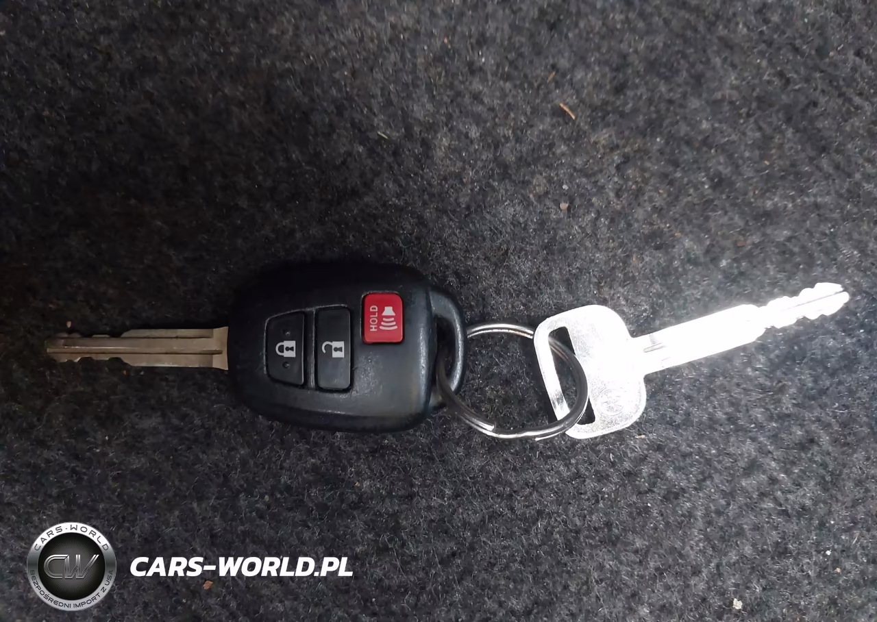 2012 Toyota Prius C One VIN:JTDKDTB33C1010784 - 11