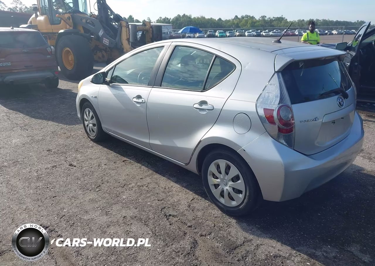 2012 Toyota Prius C One VIN:JTDKDTB33C1010784 - 3