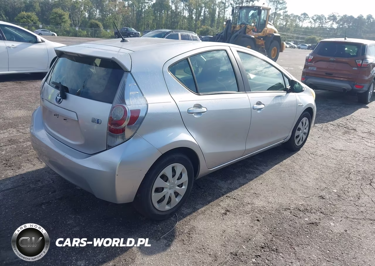 2012 Toyota Prius C One VIN:JTDKDTB33C1010784 - 4